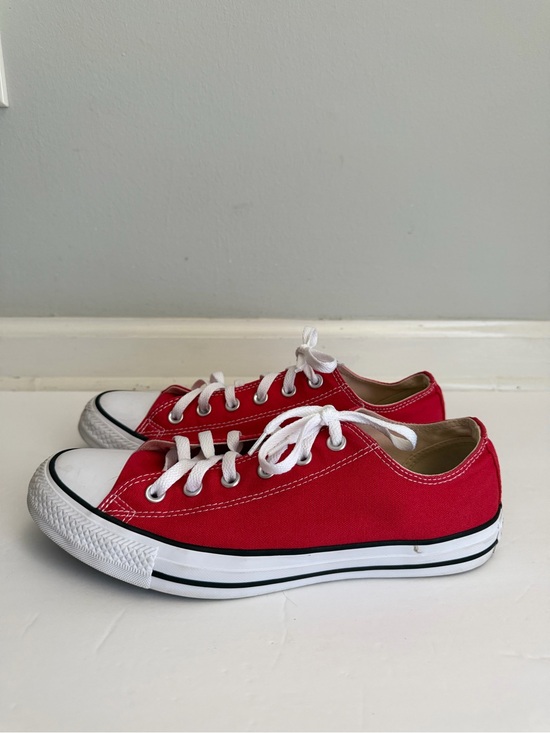 Converse Shoes - Converse Chuck Taylor All Star Low-Top Sneaker - Red Unisex M 8 W 10